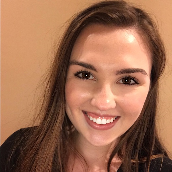 Meet your Posher, Madelyn - Picture 1 of 1